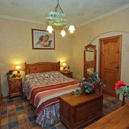 Great Seaviews Location - Free Gozo Taxi Service, Fast Wifi, Bicycles, Bbq & Parking, No Car Needed *