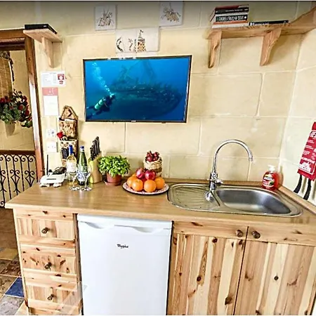 Great Seaviews Location - Free Gozo Taxi Service, Fast Wifi, Bicycles, Bbq & Parking, No Car Needed *