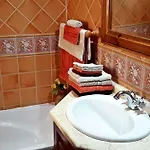 Great Seaviews Location - Free Gozo Taxi Service, Fast Wifi, Bicycles, Bbq & Parking, No Car Needed Semesterbostad *