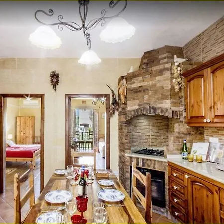 Great Seaviews Location - Free Gozo Taxi Service, Fast Wifi, Bicycles, Bbq & Parking, No Car Needed Semesterbostad