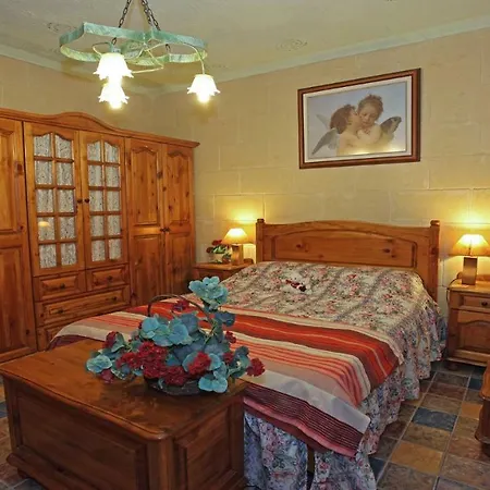 Great Seaviews Location - Free Gozo Taxi Service, Fast Wifi, Bicycles, Bbq & Parking, No Car Needed * Ghajnsielem