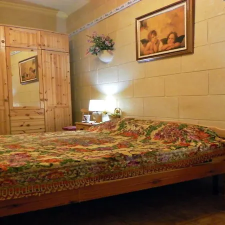 Great Seaviews Location - Free Gozo Taxi Service, Fast Wifi, Bicycles, Bbq & Parking, No Car Needed *