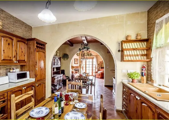 Great Seaviews Location - Free Gozo Taxi Service, Fast Wifi, Bicycles, Bbq & Parking, No Car Needed Feriehus