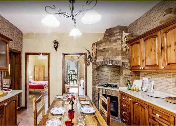 Great Seaviews Location - Free Gozo Taxi Service, Fast Wifi, Bicycles, Bbq & Parking, No Car Needed Feriehus