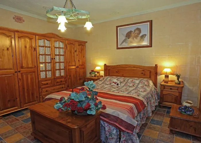 Great Seaviews Location - Free Gozo Taxi Service, Fast Wifi, Bicycles, Bbq & Parking, No Car Needed * Għajnsielem