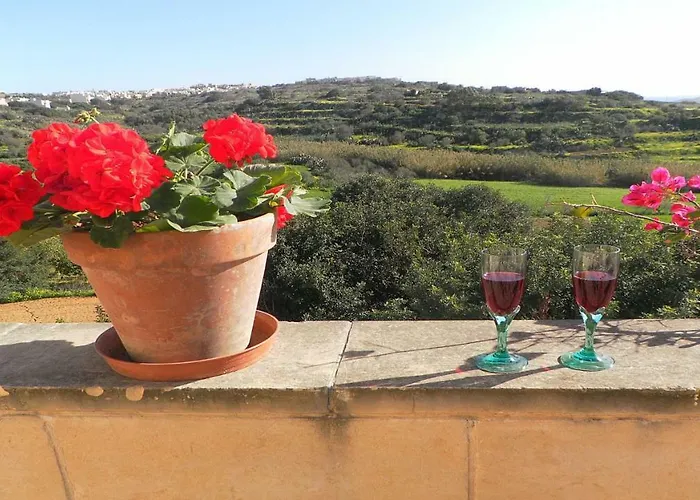 Feriehus Great Seaviews Location - Free Gozo Taxi Service, Fast Wifi, Bicycles, Bbq & Parking, No Car Needed Għajnsielem